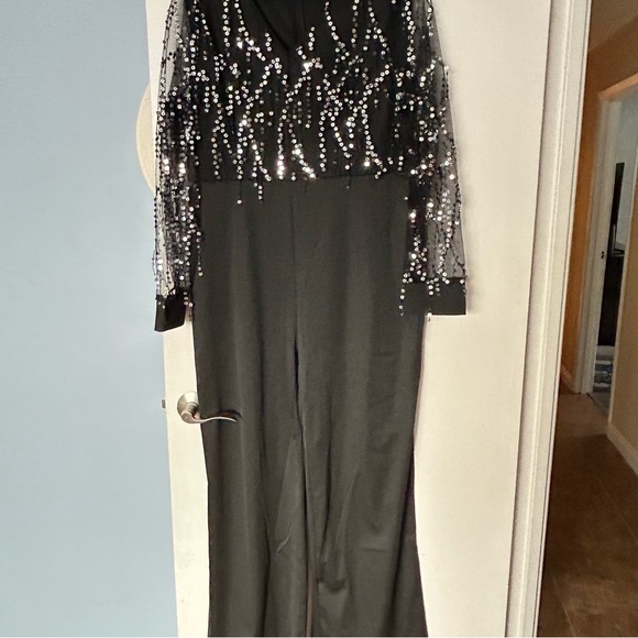Women’s black jumpsuit with sequence zippered back new no tags - Picture 1 of 6